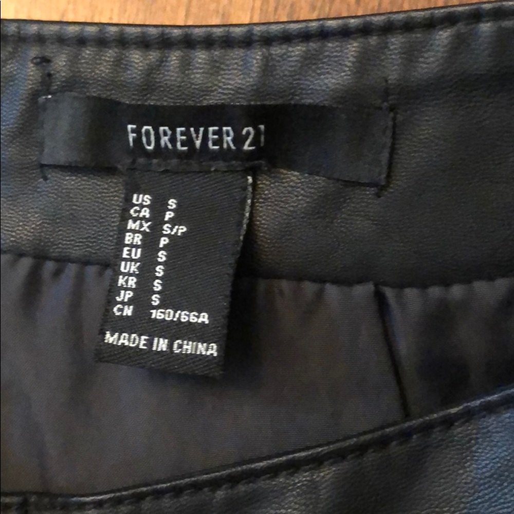 Forever 21 - Picture 3 of 3